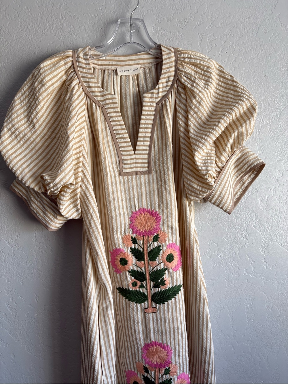 ❤️NEW entro Embroidered Floral Stripe Maxi Dress - Cream & Pink - Picture 4 of 13